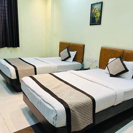 Jmc Hotel Lavish Akolia Esterno foto