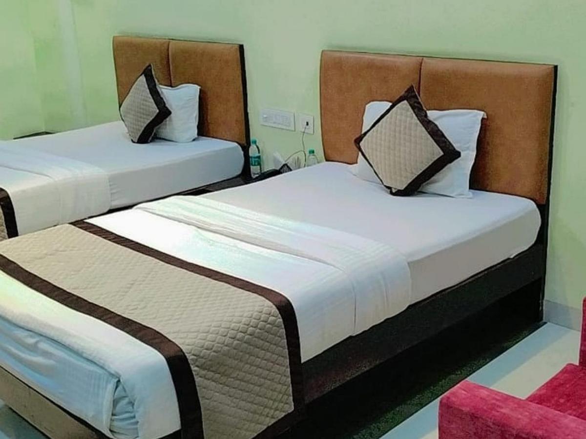Jmc Hotel Lavish Akolia Esterno foto