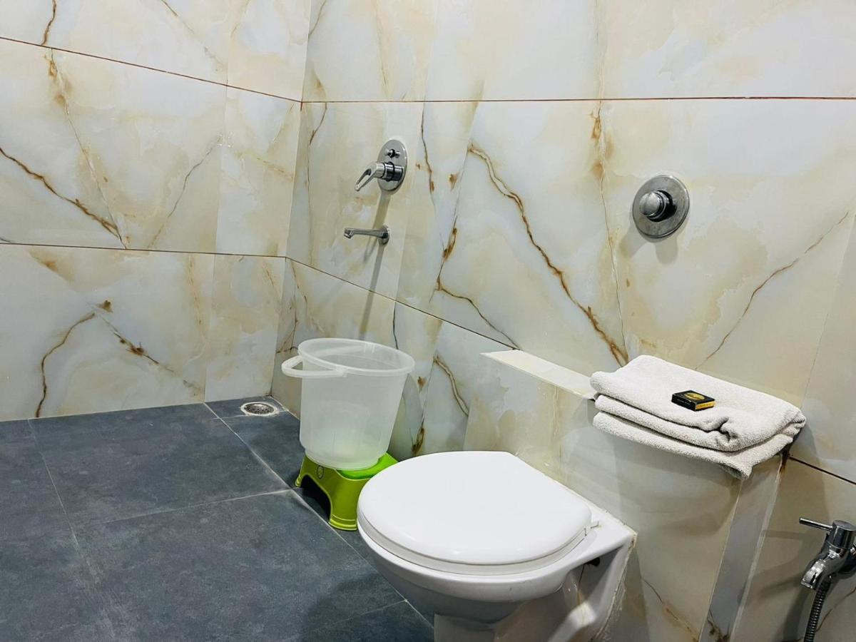 Jmc Hotel Lavish Akolia Esterno foto