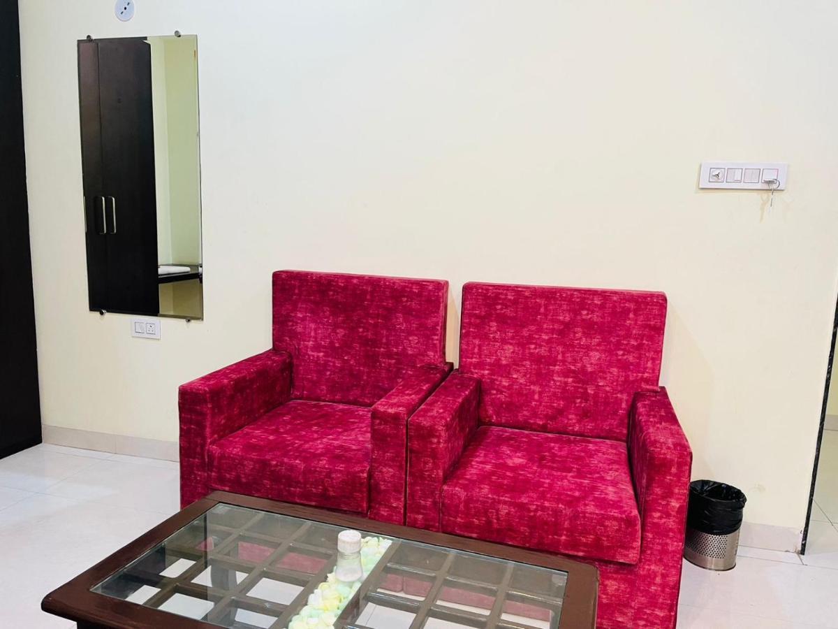 Jmc Hotel Lavish Akolia Esterno foto