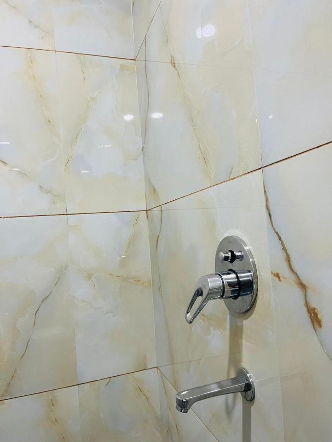 Jmc Hotel Lavish Akolia Esterno foto